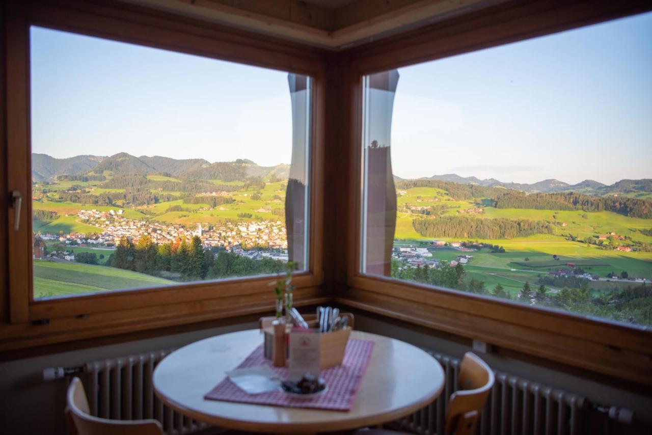 Restaurant Und Kaeserei Berghof Ganterschwil 外观 照片